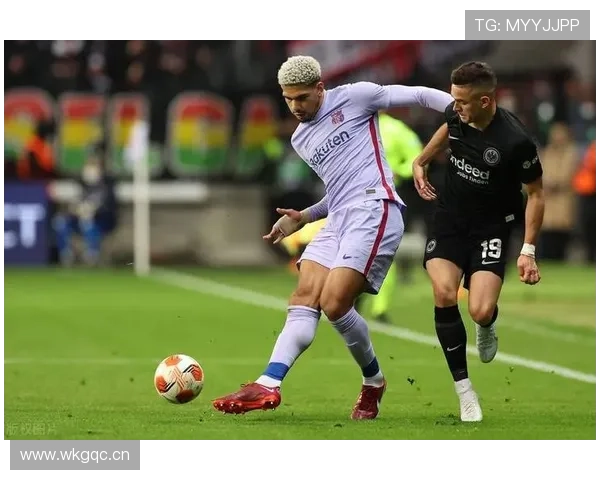 萨利巴与阿劳霍:力量型与技术型中卫路线分化分析