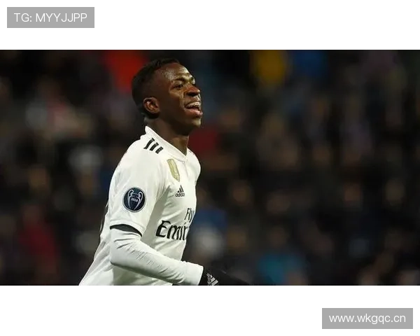 维尼修斯早期被嘲到巨星之路解析