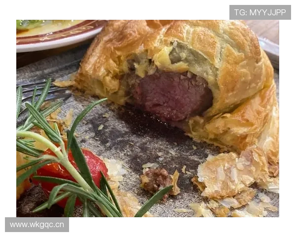 拉菲尼亚家的狗都吃有机牛排？