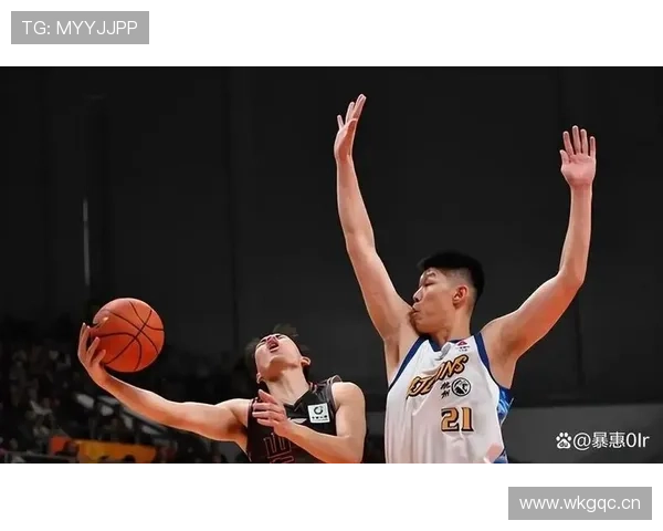 胡金秋这生活节奏也太反差了，赛场上自律得跟机器人，私下居然能这样随性？